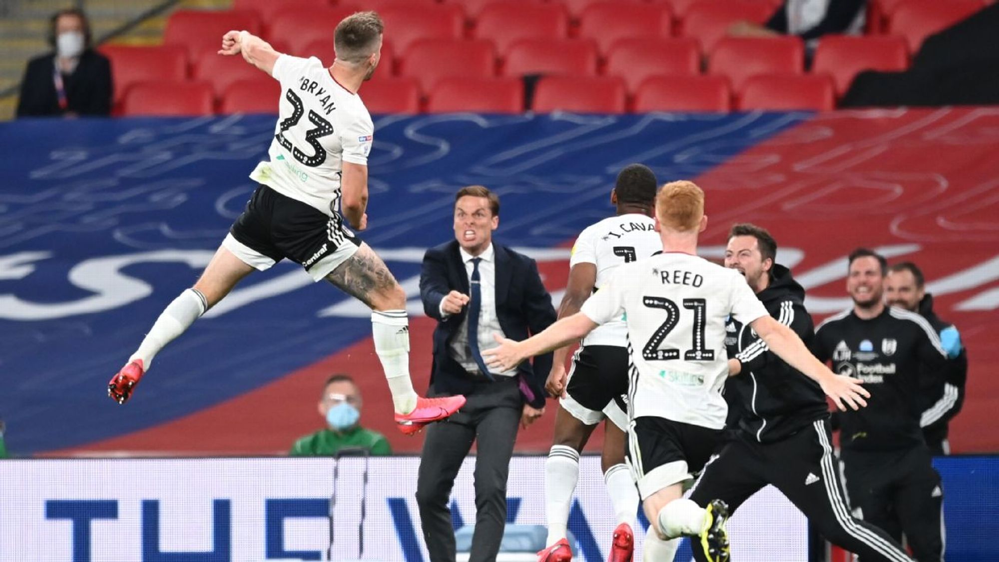 其中包括在 其中包括在