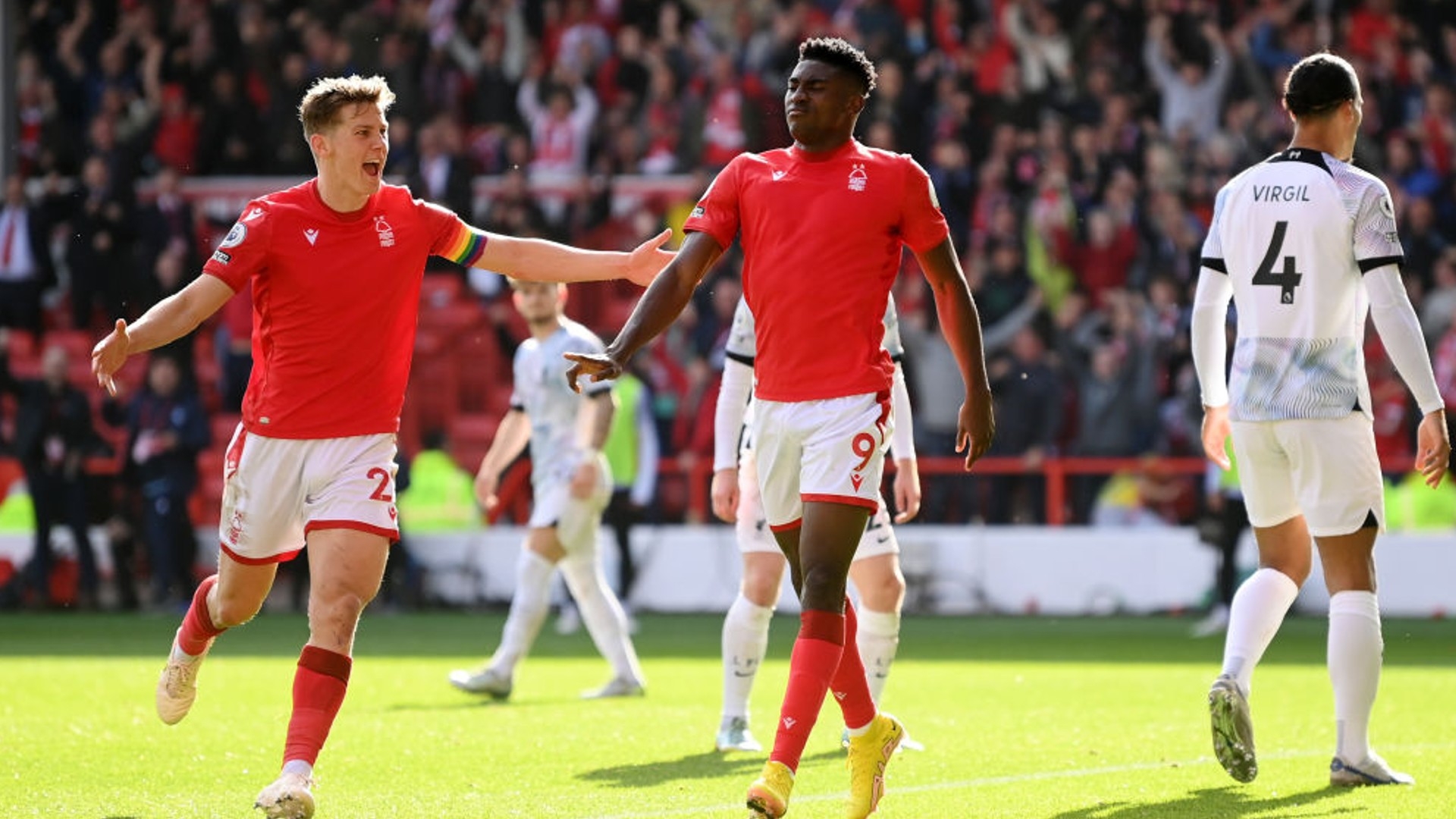 两队互有进 两队互有进