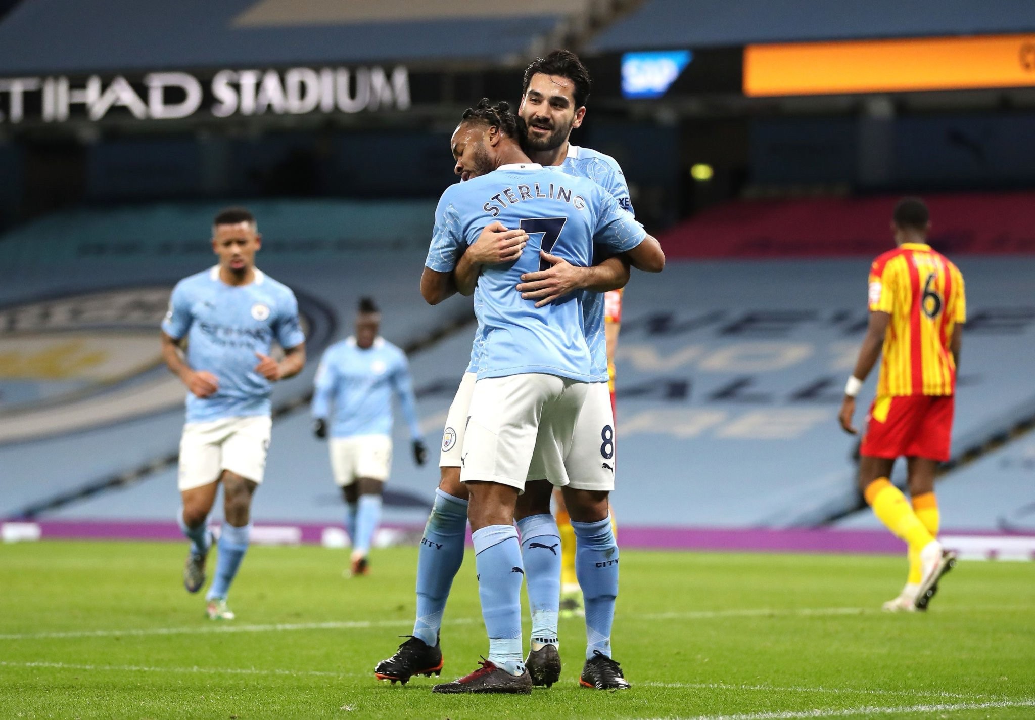 目中是难以 目中是难以